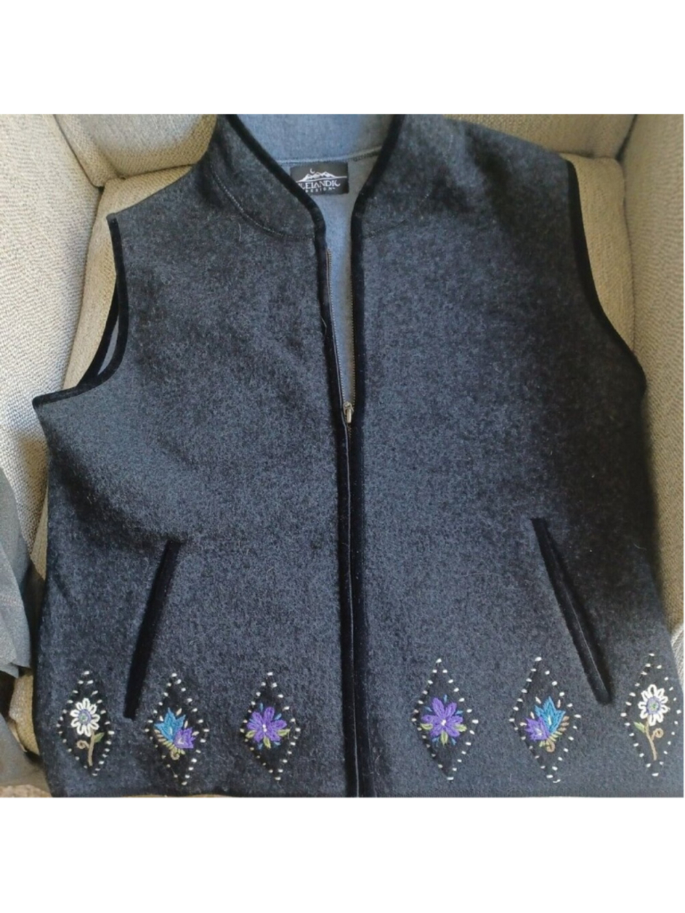 Icelandic Design Vest Size Black Boiled Wool Floral Embroidered Folk Art M